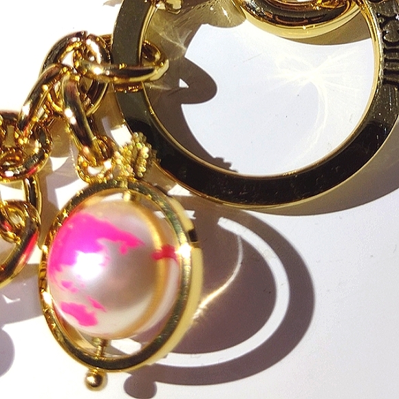 Juicy Couture LG Charm Depicting the Eiffel🗼Lady Liberty 🌍Globe Spins NWT - Picture 9 of 14